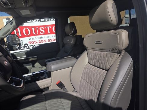 Used 2026 Ford F250 Platinum w/ Platinum Plus Package image 7