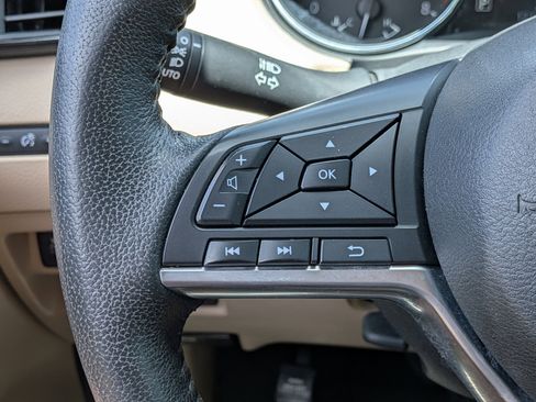 Used 2019 Nissan Rogue SV FWD image 24