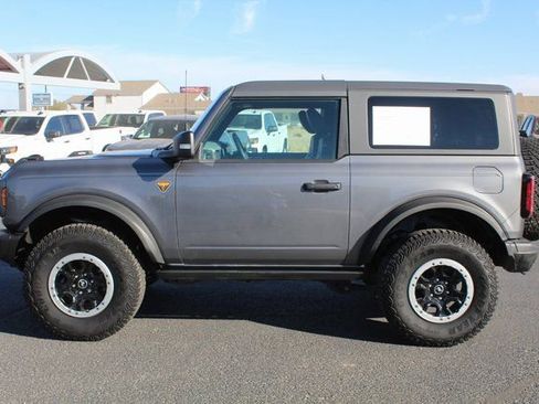 Used 2023 Ford Bronco Badlands w/ Sasquatch Package AWD/4WD image 8