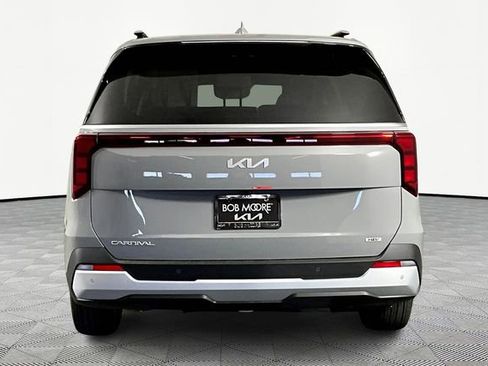 New 2026 Kia Carnival EX image 5
