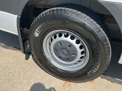 Used 2022 Mercedes-Benz Sprinter 2500 image 7