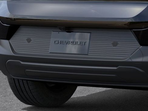 New 2026 Chevrolet Equinox EV LT image 16