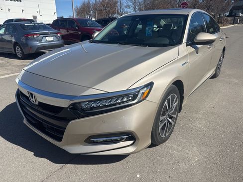 Used 2020 Honda Accord Touring image 1