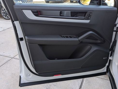 New 2026 Porsche Cayenne S image 13