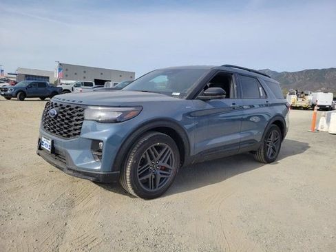 Used 2026 Ford Explorer ST-Line w/ ST-Line Street Pack RWD image 2
