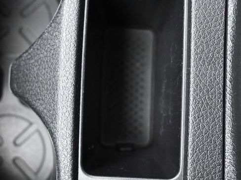 Used 2017 Nissan Rogue Sport SV w/ SV Premium Package image 27