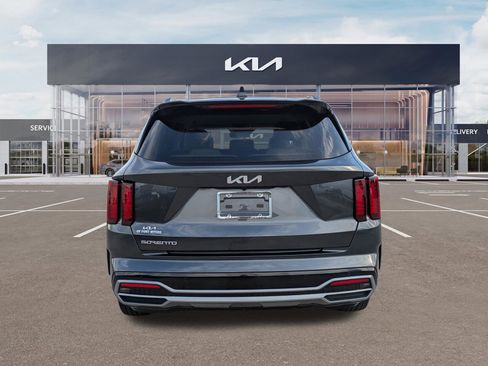 Certified 2023 Kia Sorento S FWD image 5