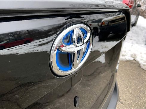 Certified 2024 Toyota RAV4 XLE w/ Convenience Package image 29