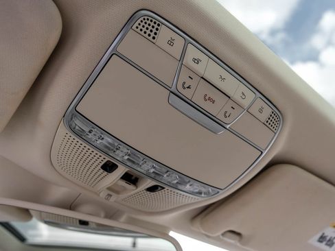 Used 2014 Mercedes-Benz S 550 Sedan image 25