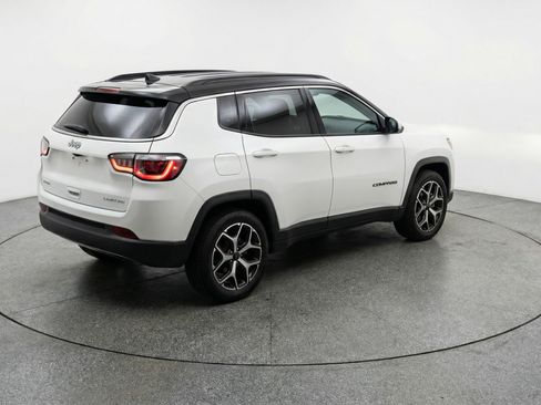 Used 2025 Jeep Compass Limited AWD/4WD image 9