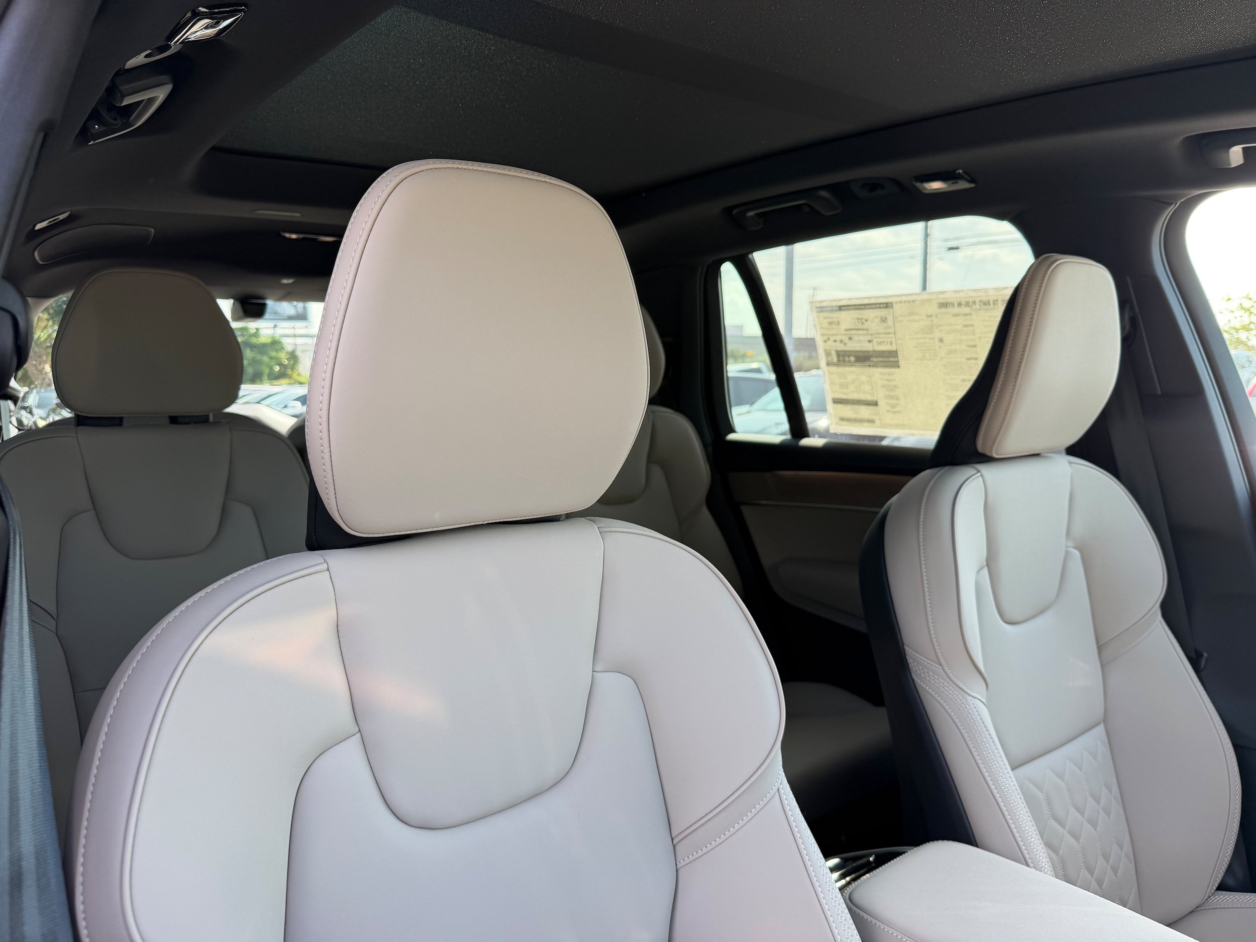 New 2026 Volvo XC90 T8 Plus w/ Protection Package Premier AWD/4WD image 9