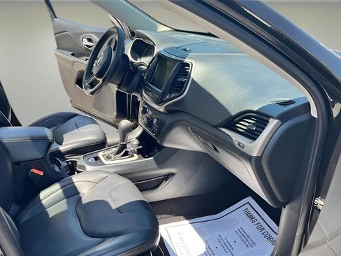Used 2016 Jeep Cherokee Limited AWD/4WD image 28