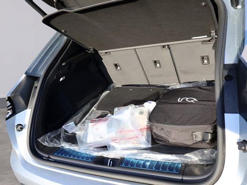 New 2025 Porsche Macan 4S Electric image 18