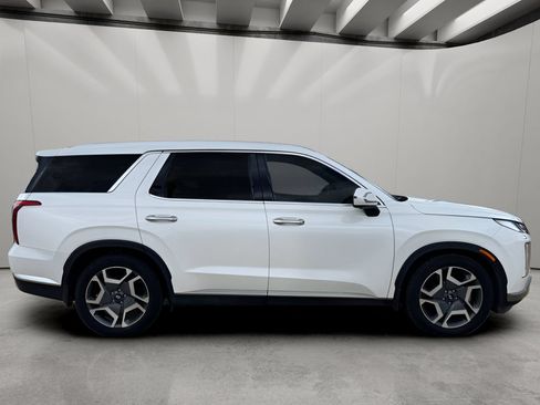 Used 2024 Hyundai Palisade Limited AWD/4WD image 3