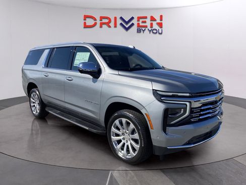 New 2026 Chevrolet Suburban Premier image 8