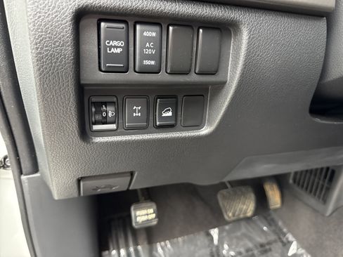 Used 2021 Nissan Titan PRO-4X w/ Pro-4x Convenience Package image 38