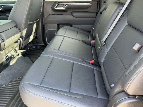 Used 2025 Chevrolet Silverado 2500 LTZ image 11