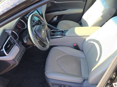 Used 2018 Toyota Camry XSE FWD image 15