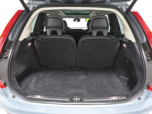 Used 2023 Volvo XC90 B6 Plus image 28