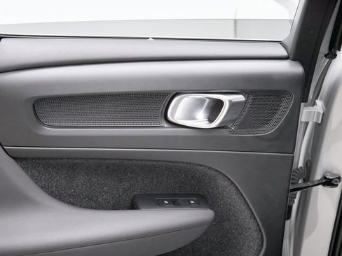 Used 2023 Volvo XC40 B5 Ultimate w/ Protection Package Premier image 21