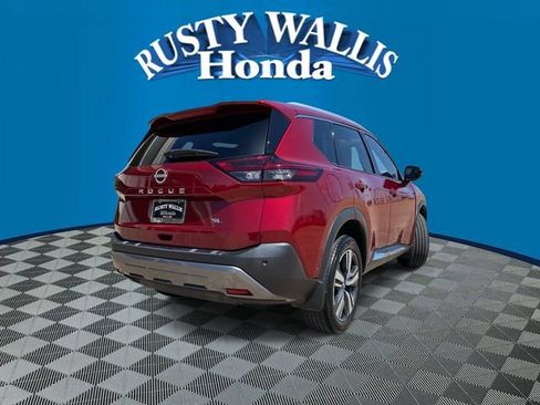Used 2022 Nissan Rogue SL w/ SL Premium Package FWD image 2