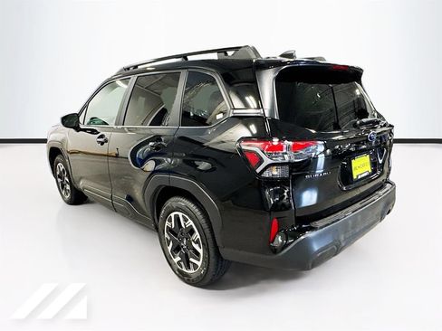 Used 2026 Subaru Forester Premium AWD/4WD image 7