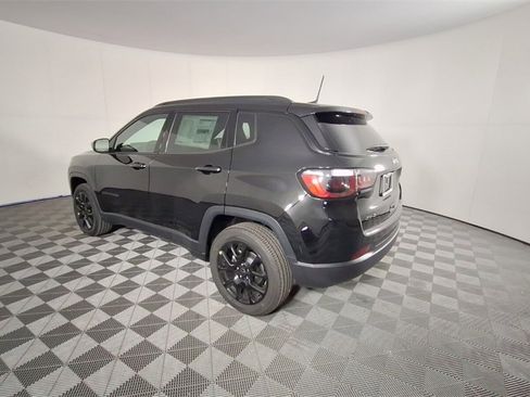 New 2026 Jeep Compass Latitude image 6