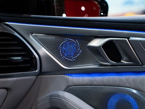 Used 2024 BMW M8 Competition image 31