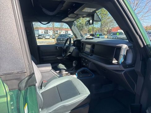 Used 2022 Ford Bronco Black Diamond image 17
