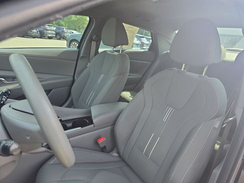 Used 2022 Hyundai Elantra Blue FWD image 14