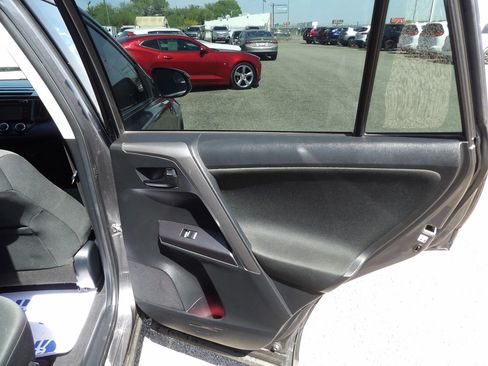 Used 2017 Toyota RAV4 LE FWD image 13