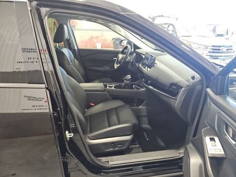Certified 2025 Nissan Rogue SL w/ SL Premium Package AWD/4WD image 27