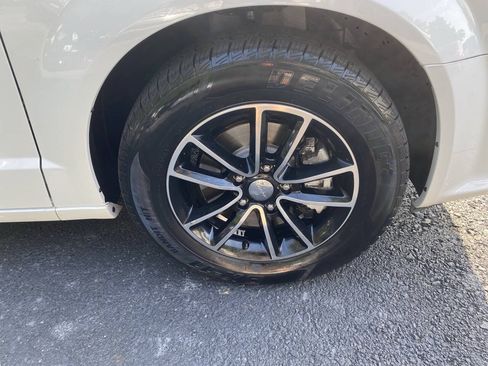 Used 2017 Dodge Grand Caravan GT FWD image 9