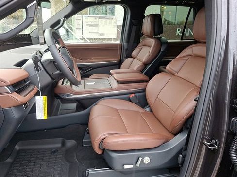 New 2025 Lincoln Navigator Reserve image 6