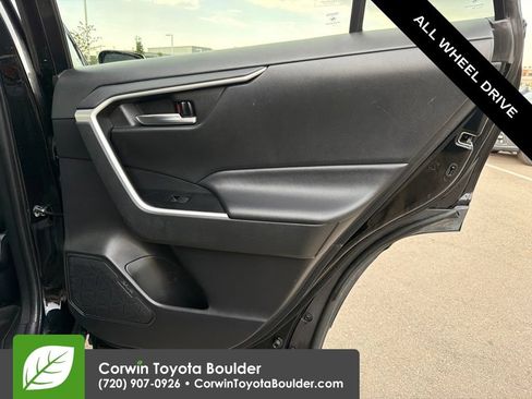 Used 2021 Toyota RAV4 XLE AWD/4WD image 12
