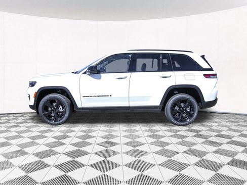 New 2025 Jeep Grand Cherokee Altitude image 14