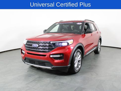 Used 2020 Ford Explorer XLT w/ Equipment Group 202A image 2