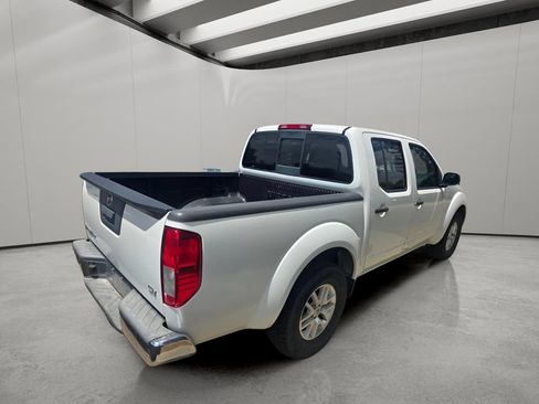 Used 2016 Nissan Frontier SV RWD image 8