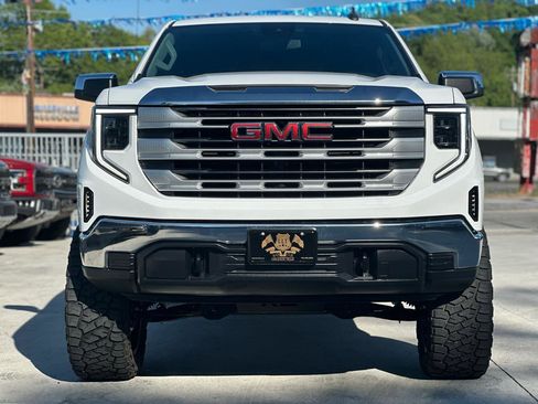 Used 2023 GMC Sierra 1500 SLE AWD/4WD image 2