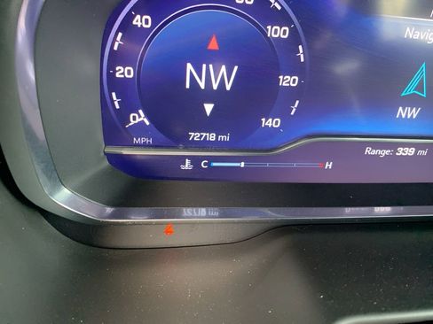 Used 2023 Chevrolet Suburban Premier image 27