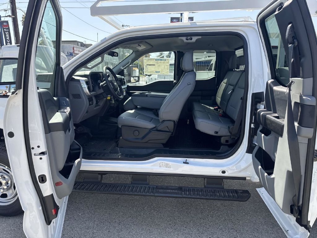 New 2026 Ford F350 XL w/ XL Chrome Package AWD/4WD image 18