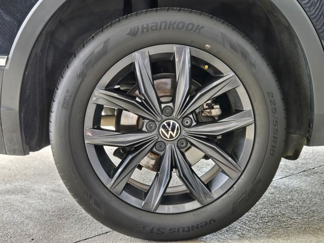 Used 2022 Volkswagen Tiguan SE FWD image 20