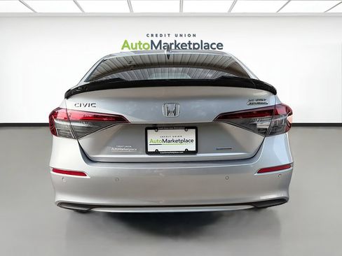 Used 2025 Honda Civic Sport image 6
