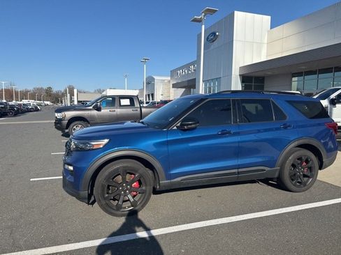 Used 2022 Ford Explorer ST w/ Equipment Group 401A image 5