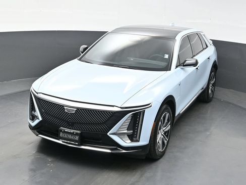 Certified 2024 Cadillac Lyriq Luxury AWD/4WD image 28