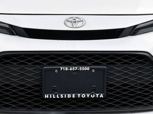Used 2025 Toyota Corolla SE w/ SE Premium Package FWD image 8