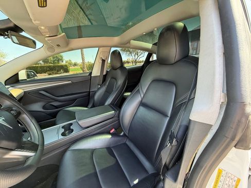 Used 2022 Tesla Model 3 Standard Range RWD image 9