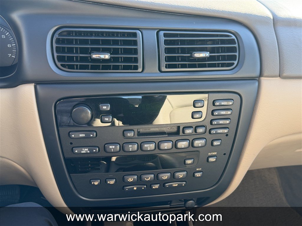 Used 2002 Ford Taurus SEL FWD image 8