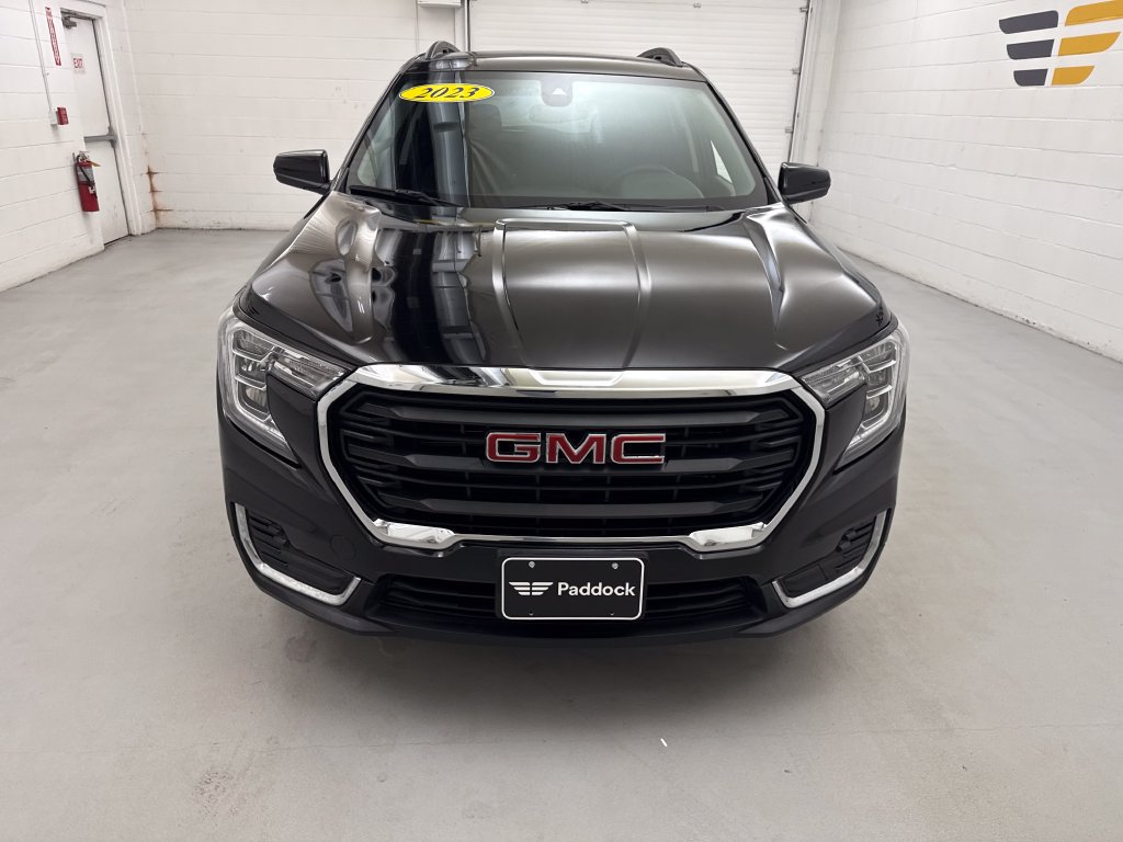 Used 2023 GMC Terrain SLE w/ Driver Convenience Package AWD/4WD image 9