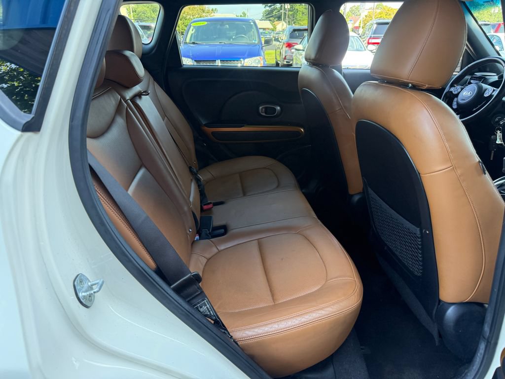 Used 2015 Kia Soul ! w/ Umber Package 1 FWD image 13